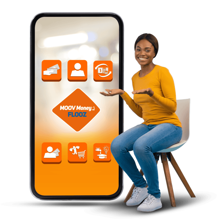 Moov Money Flooz : téléphone et utilisatrice.